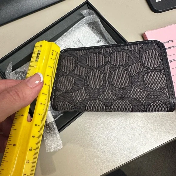 Coach Black and Gray Key Card Holder Signature Design - Picture 6 of 8